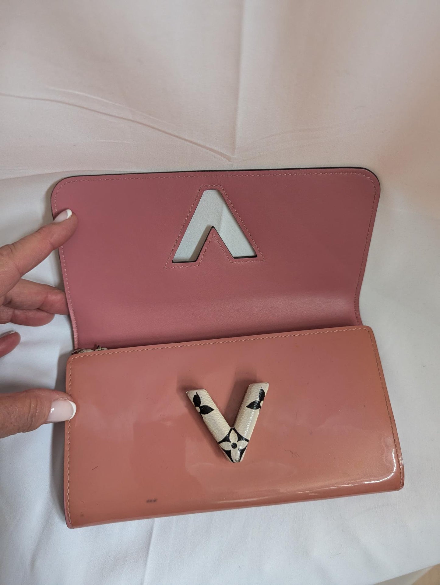 Louis Vuitton Patent Twist Long Wallet