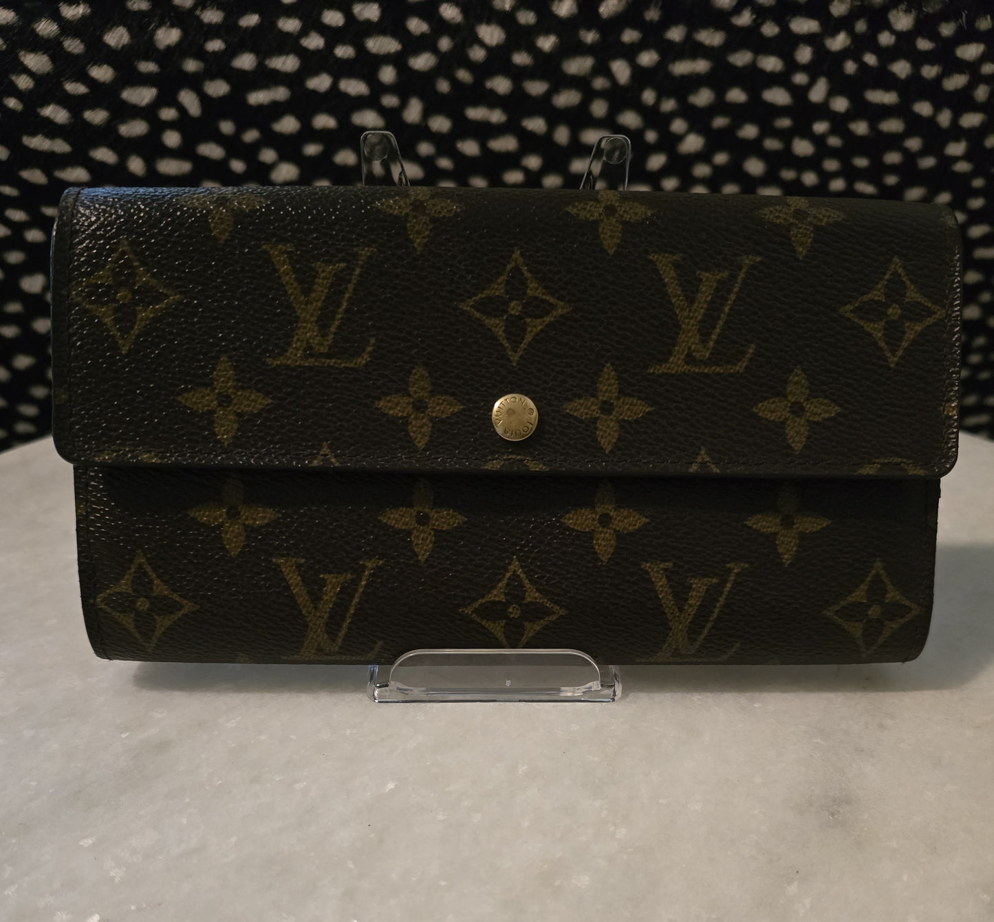 LOUIS VUITTON Monogram Sarah Wallet W/ Chain