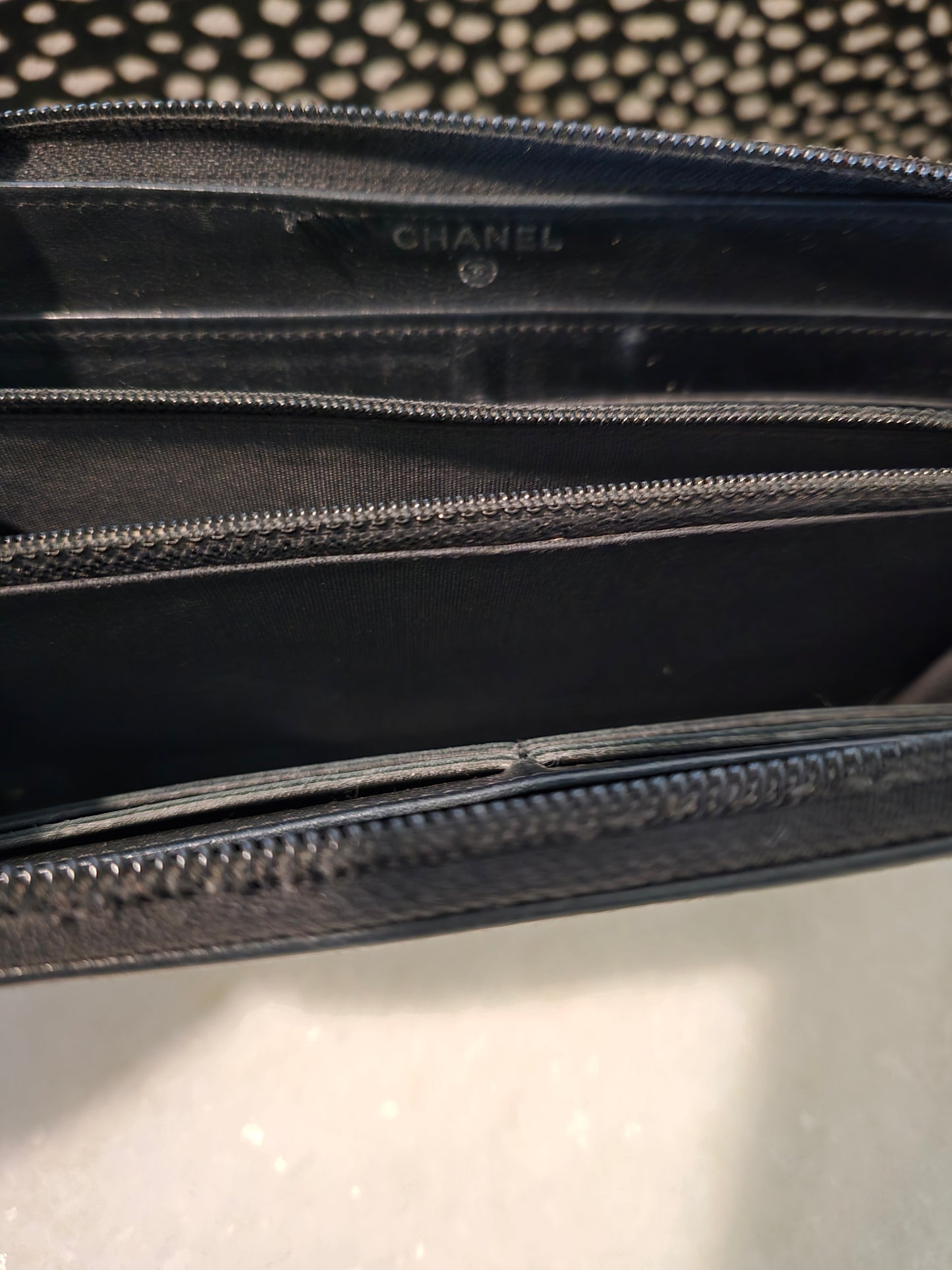 CHANEL BLACK CAVIAR CLASSIC SNAP WALLET w/CHAIN