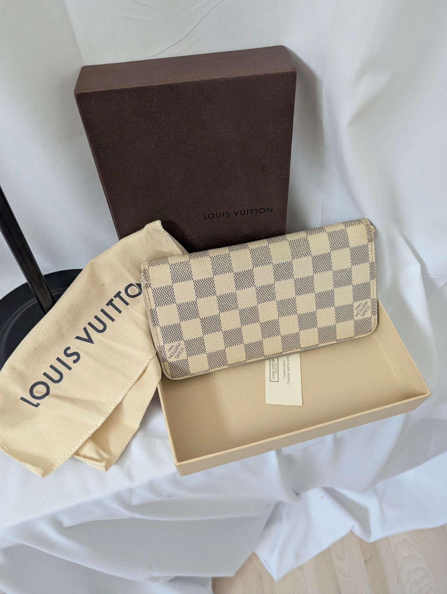 Louis Vuitton Damier Azur Zippy Wallet