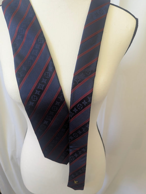 Louis Vuitton Monogram Navy Blue Men's Silk Tie