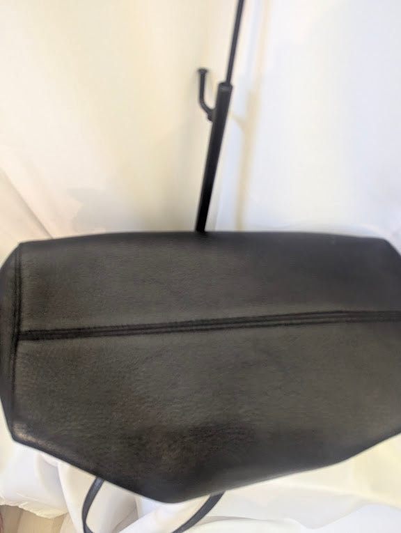 Gucci Black Leather Swing Tote