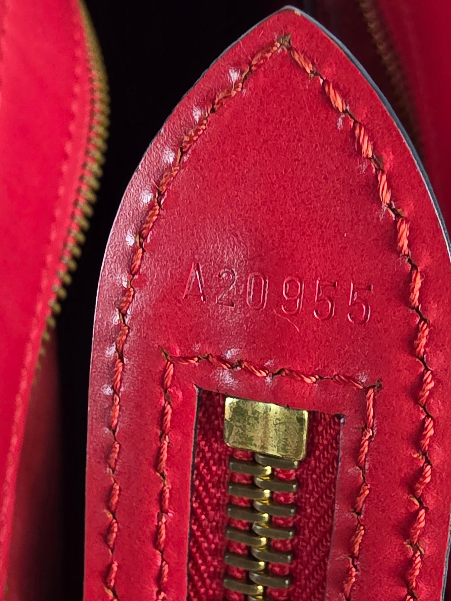 LOUIS VUITTON VINTAGE RED EPI SAINT JACQUES GM