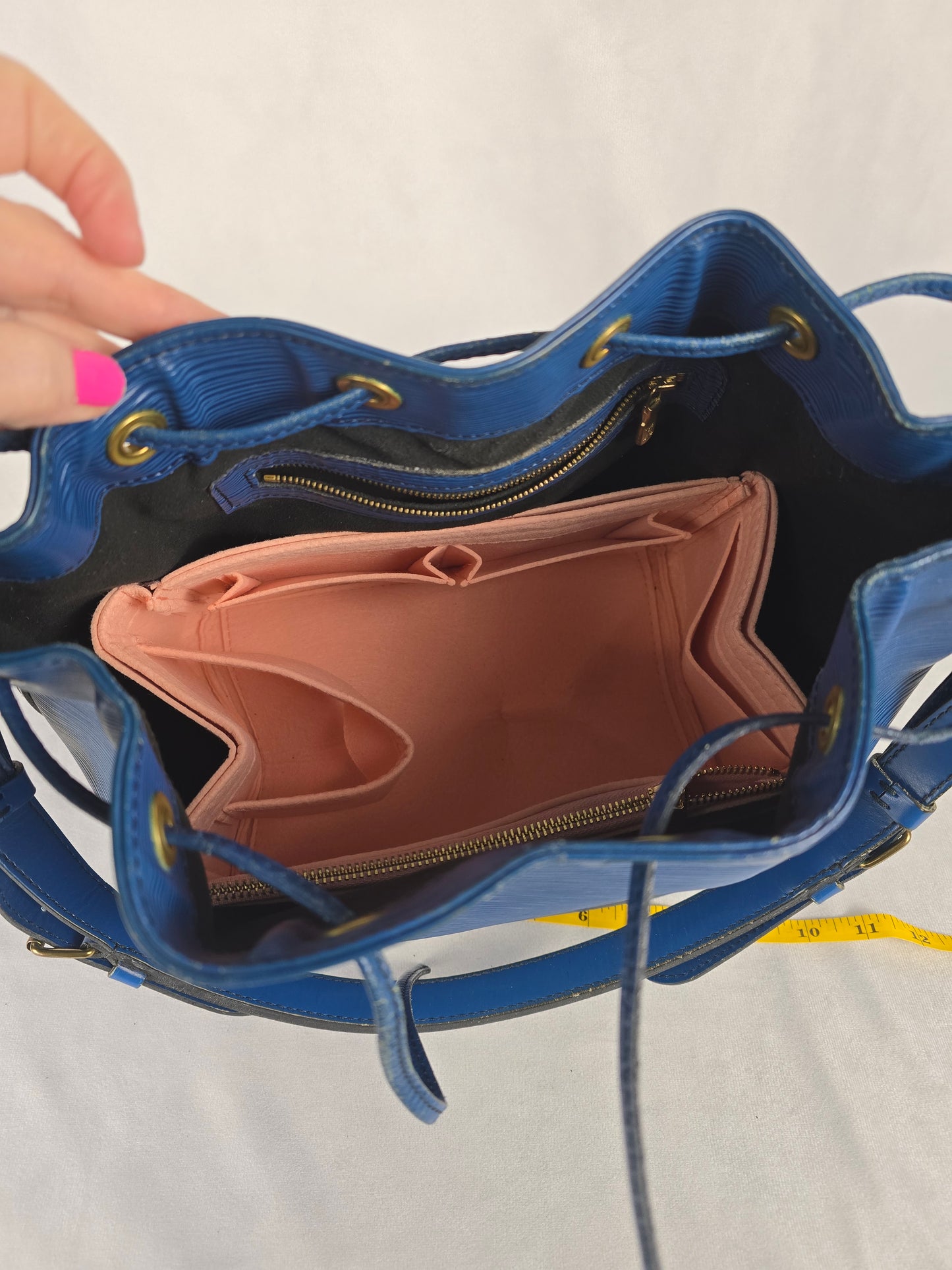 Louis Vuitton Epi Noe' Shoulder Drawstring Bag