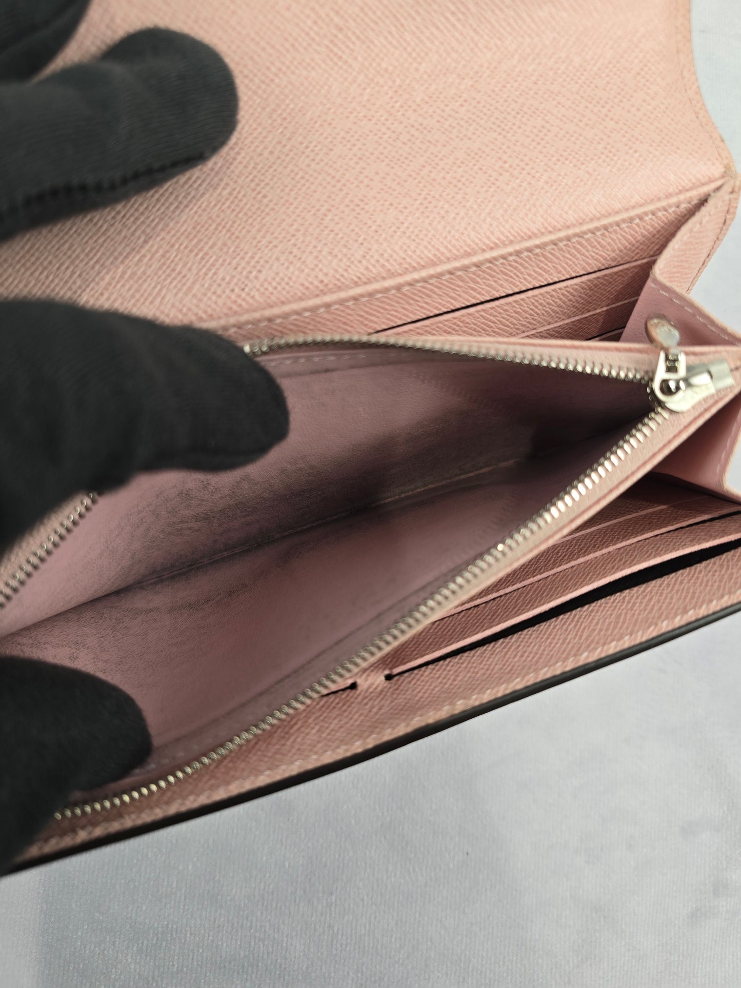Louis Vuitton Twist Wallet in Rose Ballerina Epi Leather