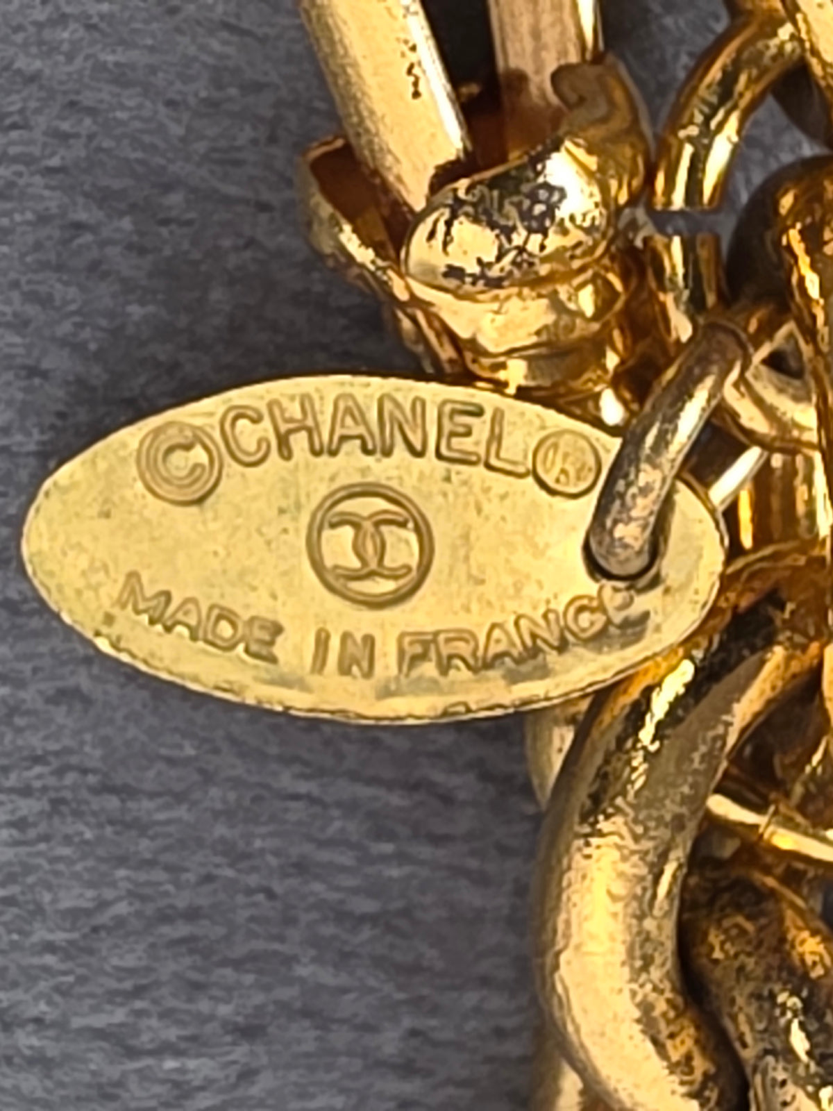 Vintage Chanel Gold-Plated 31 Rue Cambon Medallion Pendant Necklace