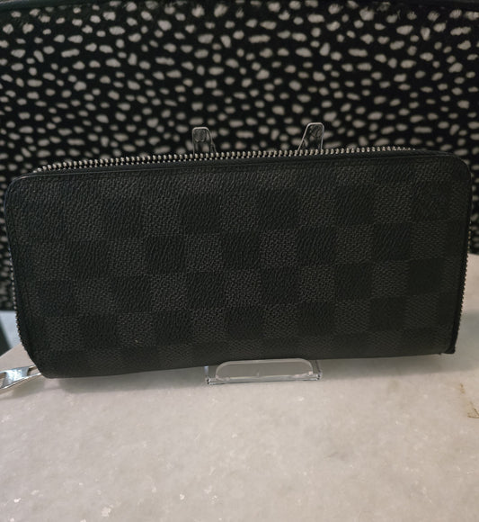 Louis Vuitton Damier Graphite Pattern Zippy Wallet