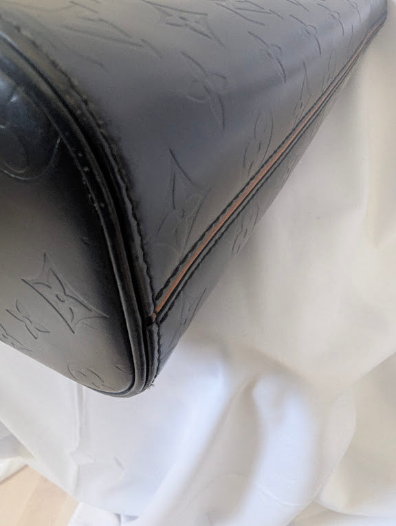Louis Vuitton Black Mat Wilwood Bag 2 Front Pockets