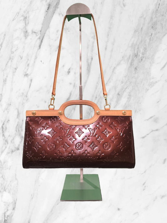 LOUIS VUITTON Vernis Roxbury Drive Burgundy W/ Shoulder Strap