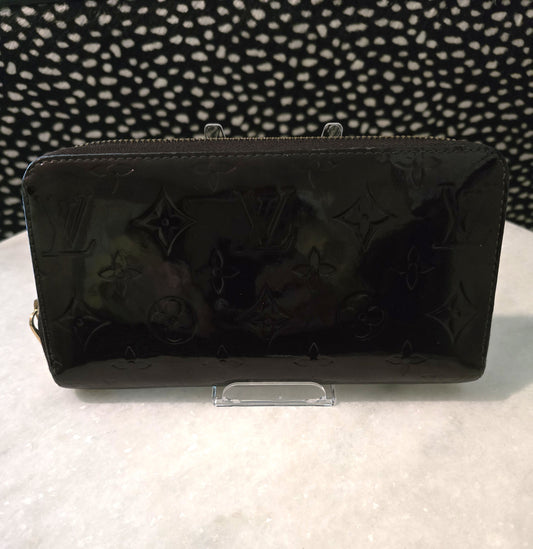 Louis Vuitton Amarente Vernis Brown Embossed Zippy Wallet