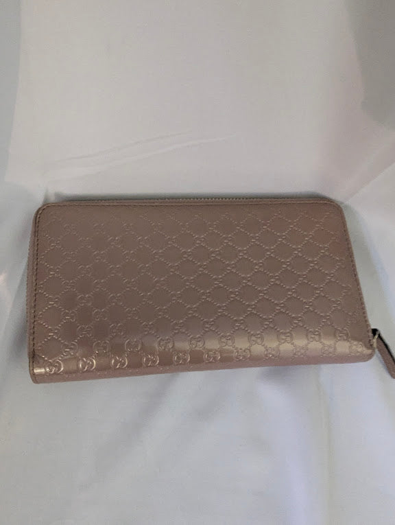 Gucci Light Pink Metallic GG Wallet with Bow Charm Accents with Box