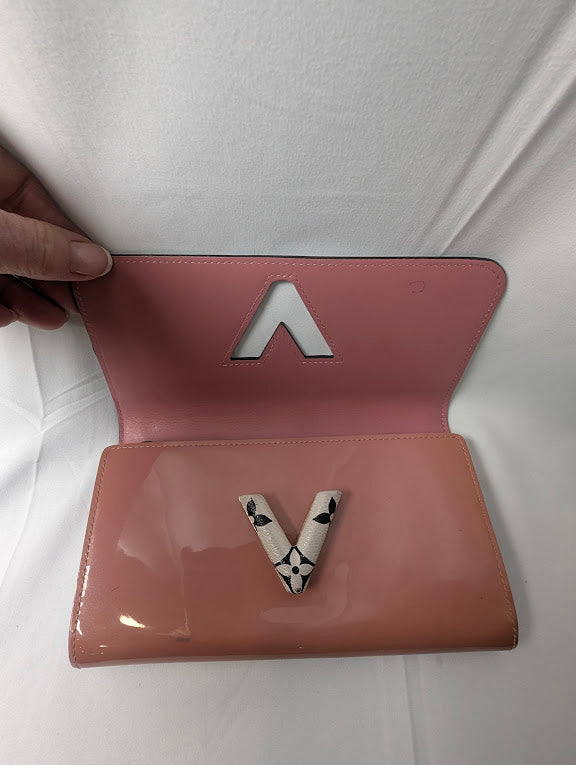 Louis Vuitton Patent Twist Long Wallet