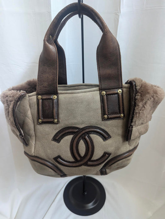 Chanel Vintage CC Shearling Tan Fur Brown Leather Handbag
