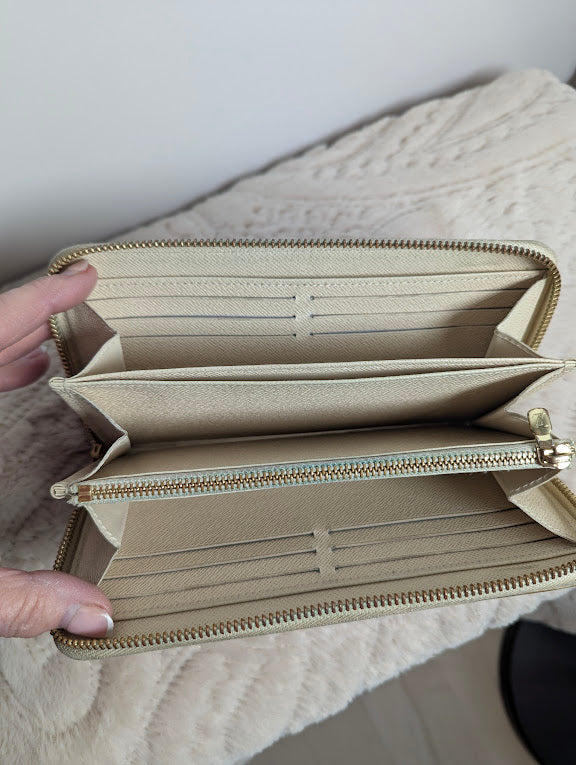 Louis Vuitton Damier Azur Zippy Wallet