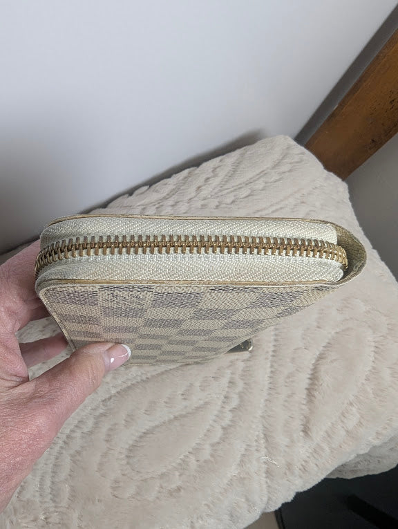 Louis Vuitton Damier Azur Zippy Wallet