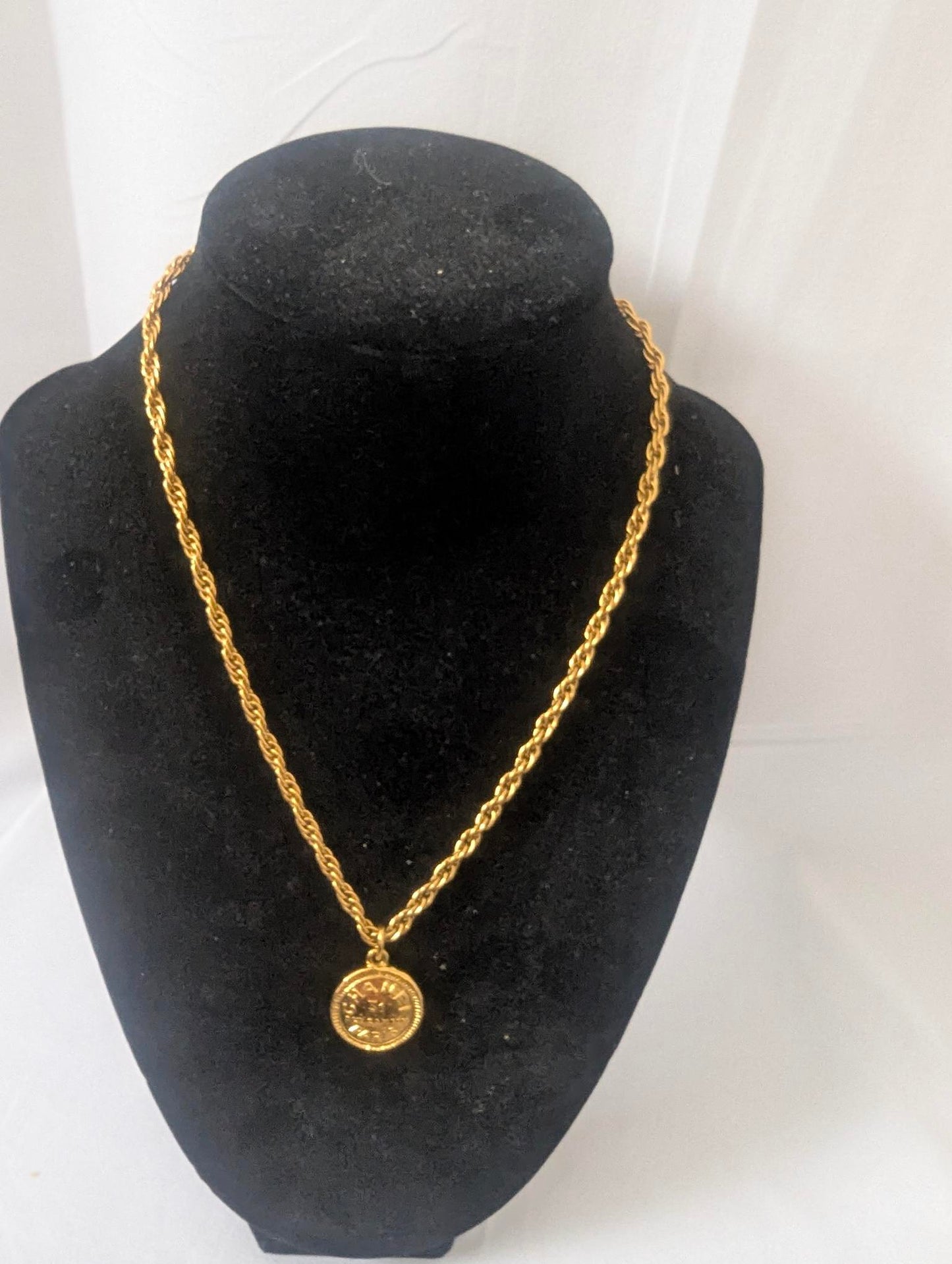 Chanel 31 Rue Cambon 1980s Gold Paris Coin Vintage Necklace