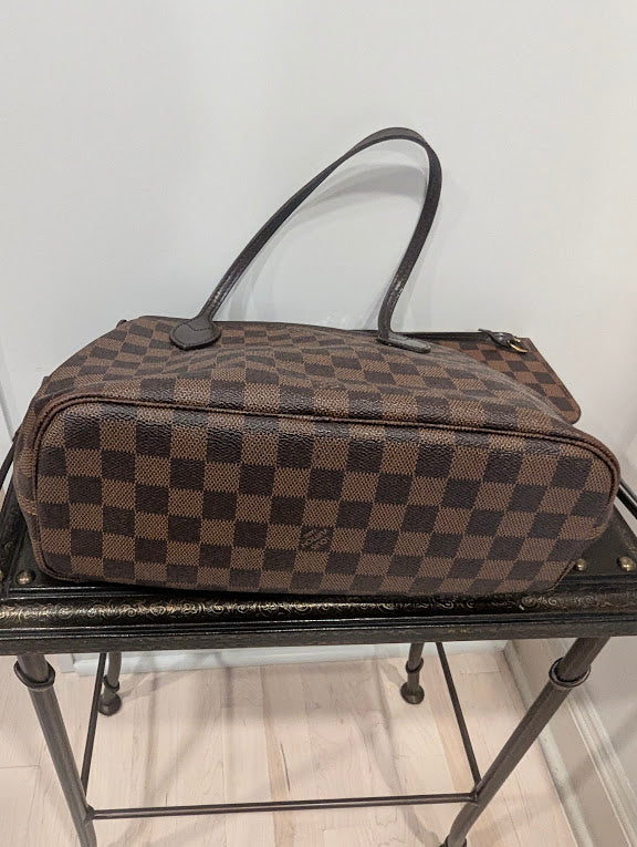 Louis Vuitton Neverfull Damier Ebene PM with Pouch Red Canvas Interior
