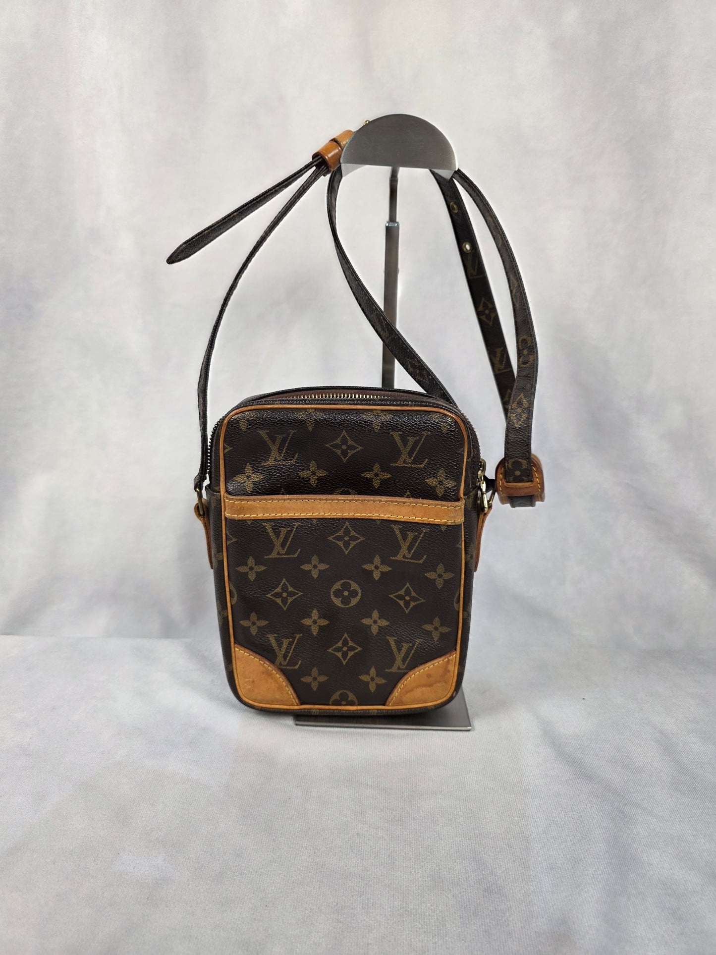 LOUIS VUITTON MONOGRAM DANUBE CROSS BODY BAG