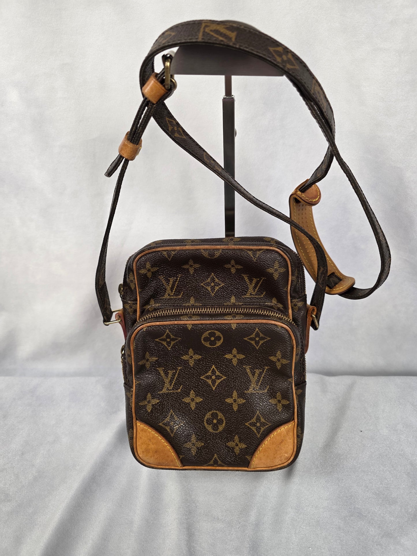 LOUIS VUITTON AMAZONE MONOGRAM CROSSBODY BAG