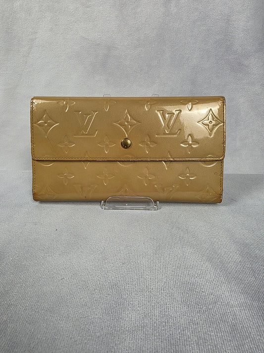 LOUIS VUITTON VERNIS GOLD ZIPPER LONG WALLET