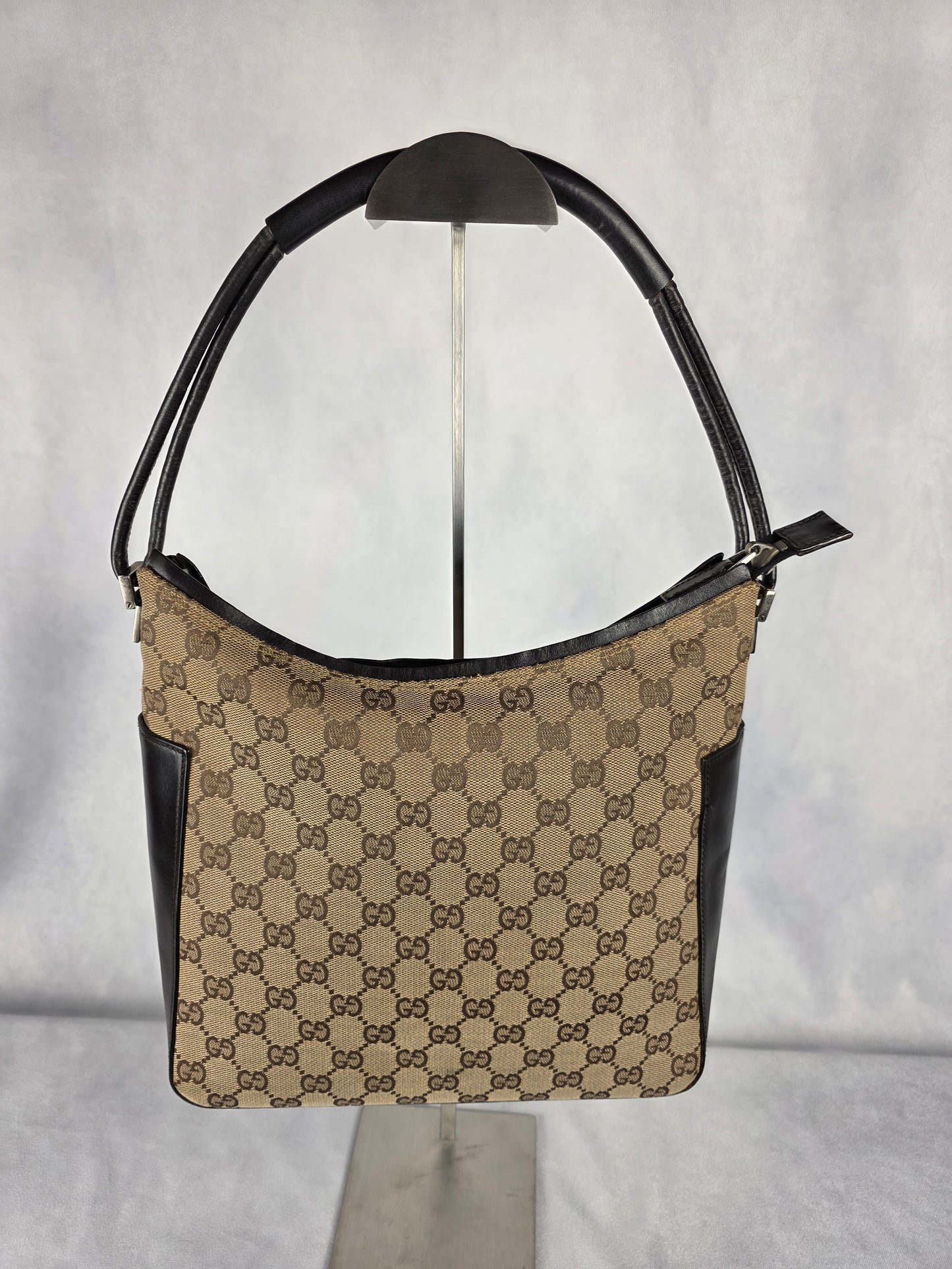 GUCCI GG CANVAS SHOULDER BAG