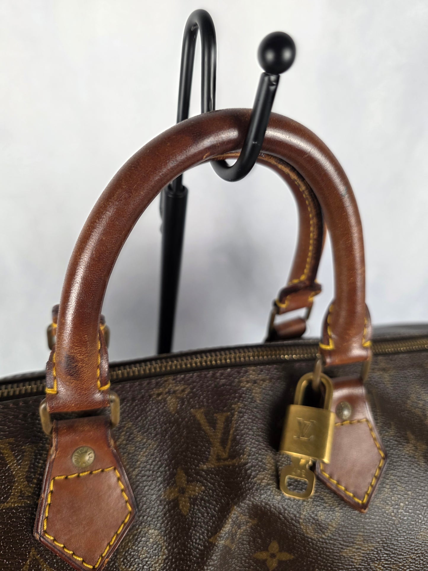 LOUIS VUITTON VINTAGE MONOGRAM CANVAS SPEEDY 40, (823)