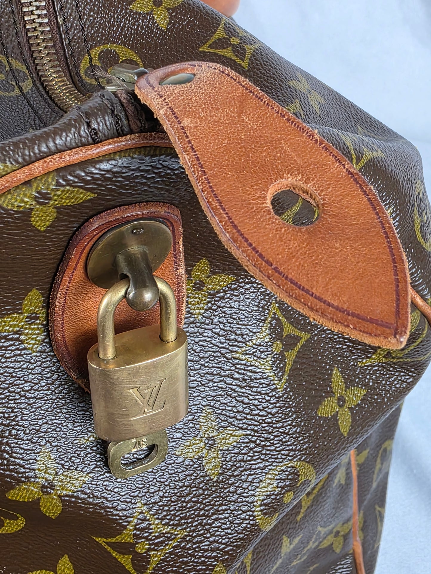 LOUIS VUITTON VINTAGE MONOGRAM KEEPALL 50 W/ LOCK AND KEY