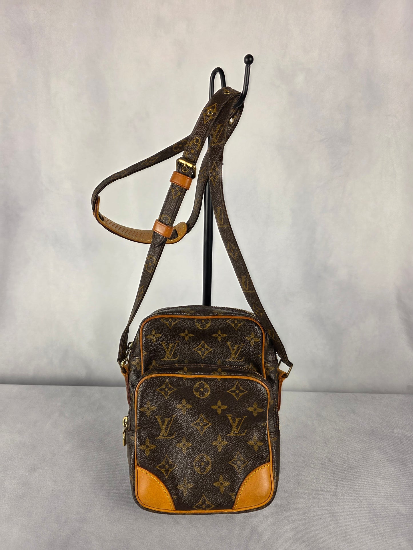 LOUIS VUITTON VINTAGE AMAZONE MONOGRAM CANVAS CROSSBODY BAG