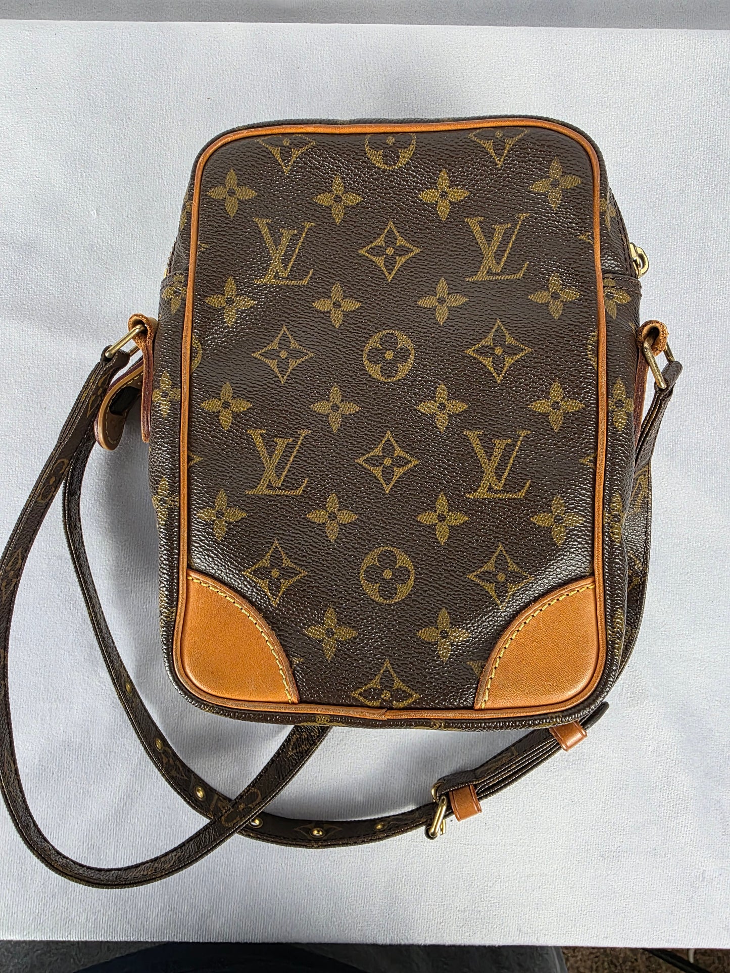 LOUIS VUITTON VINTAGE AMAZONE MONOGRAM CANVAS CROSSBODY BAG