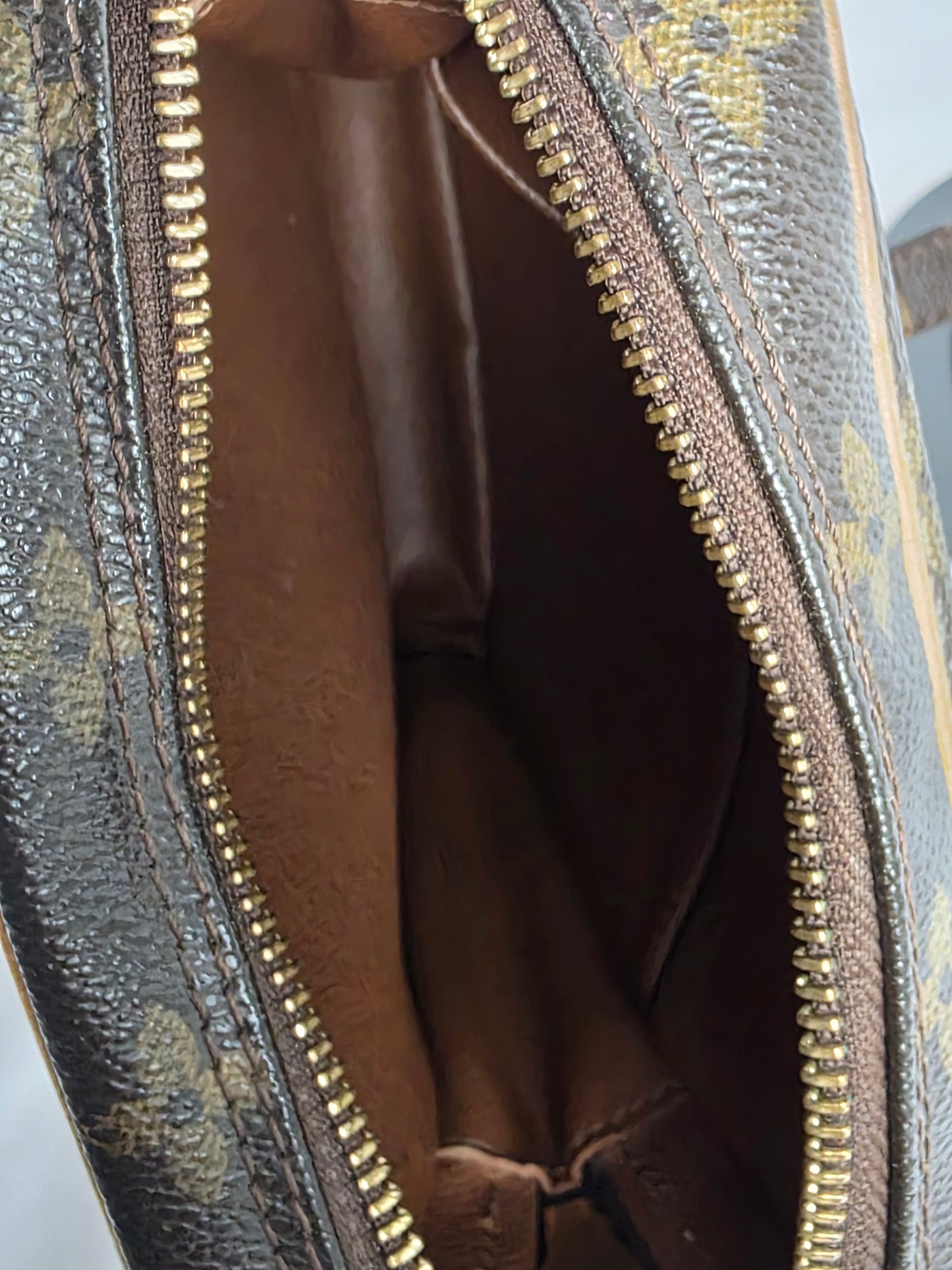 LOUIS VUITTON MONOGRAM DANUBE CROSSBODY/SHOULDER BAG