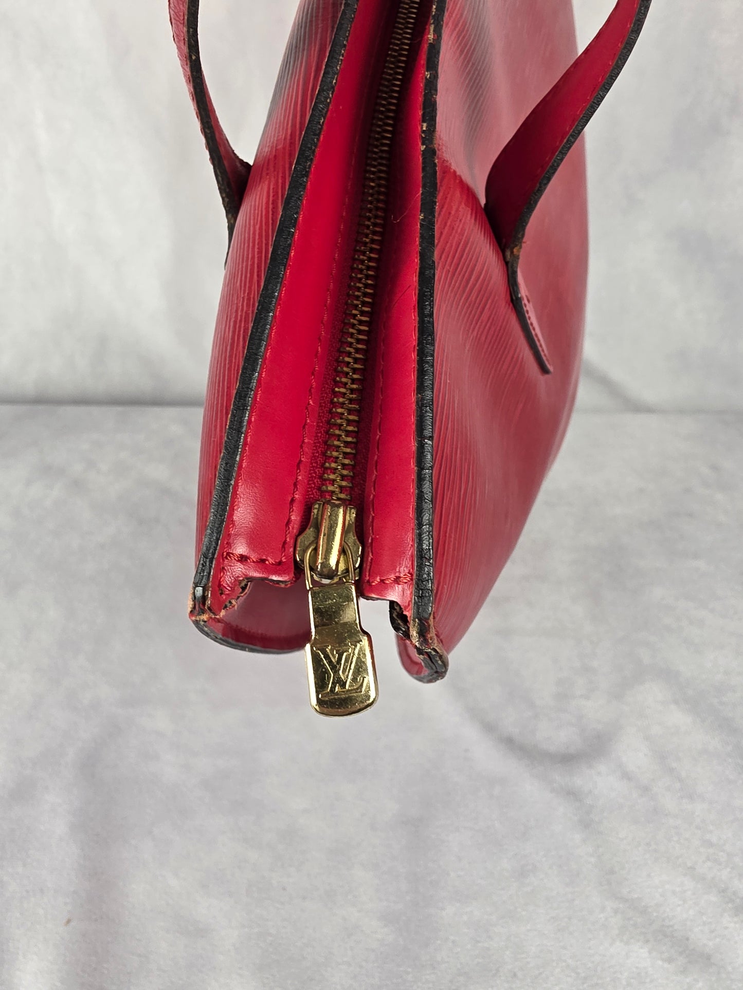 LOUIS VUITTON VINTAGE RED EPI SAINT JACQUES GM