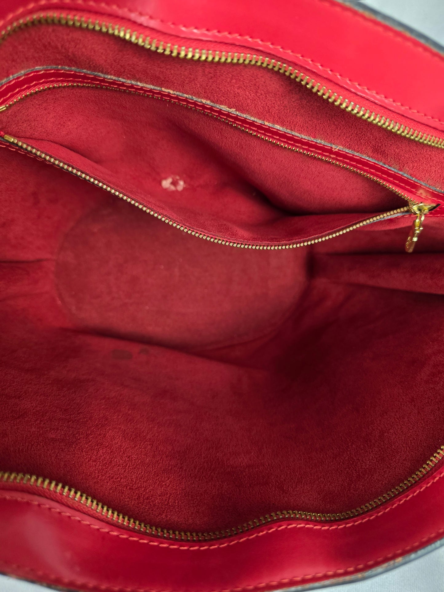 LOUIS VUITTON VINTAGE RED EPI SAINT JACQUES GM