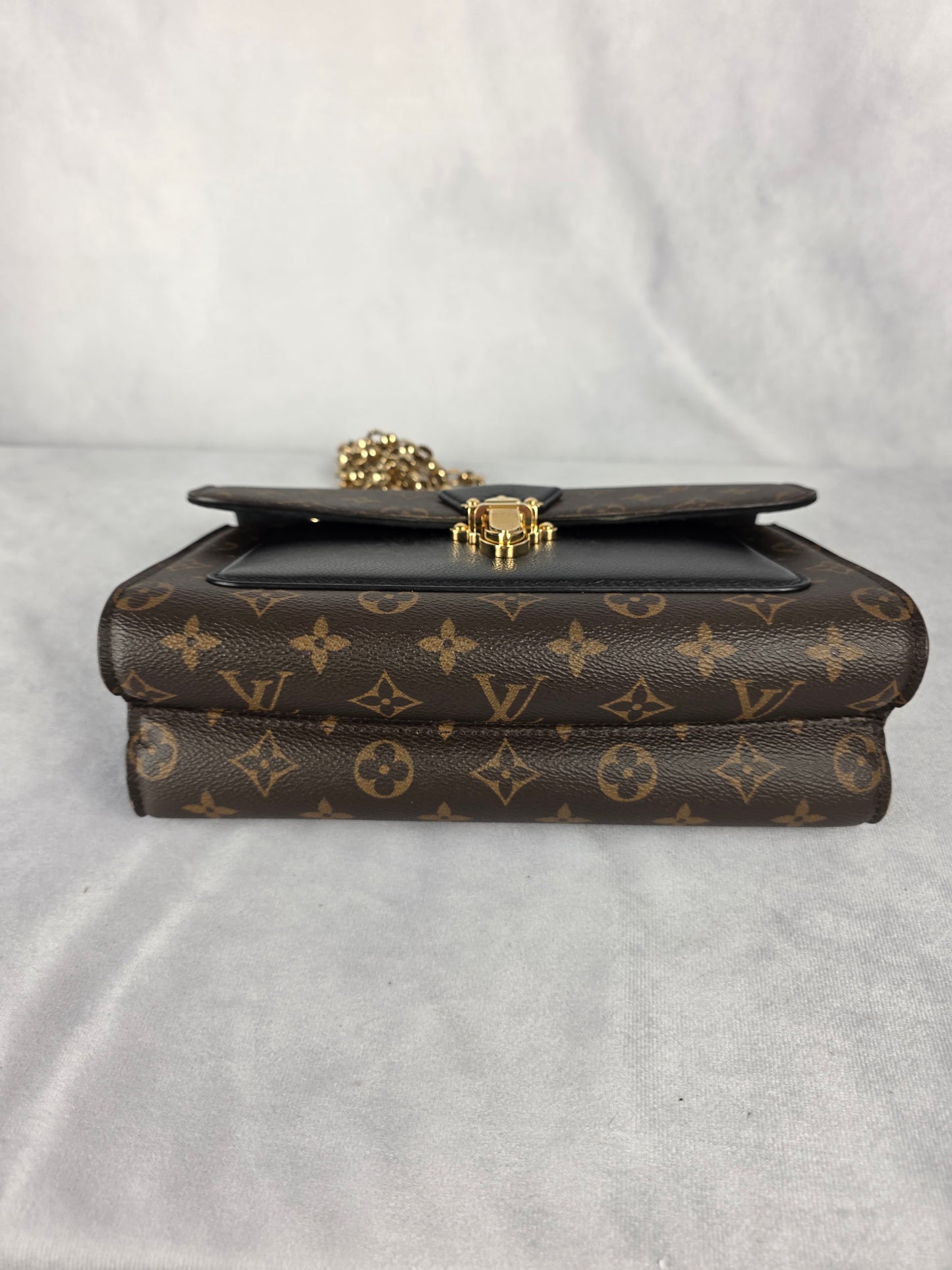 LOUIS VUITTON VICTOIRE MONOGRAM CHAIN SHOULDER BAG