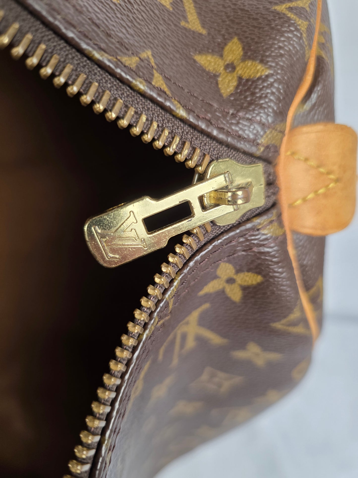 LOUIS VUITTON VINTAGE MONOGRAM KEEPALL 55 W/ LOCK AND KEY