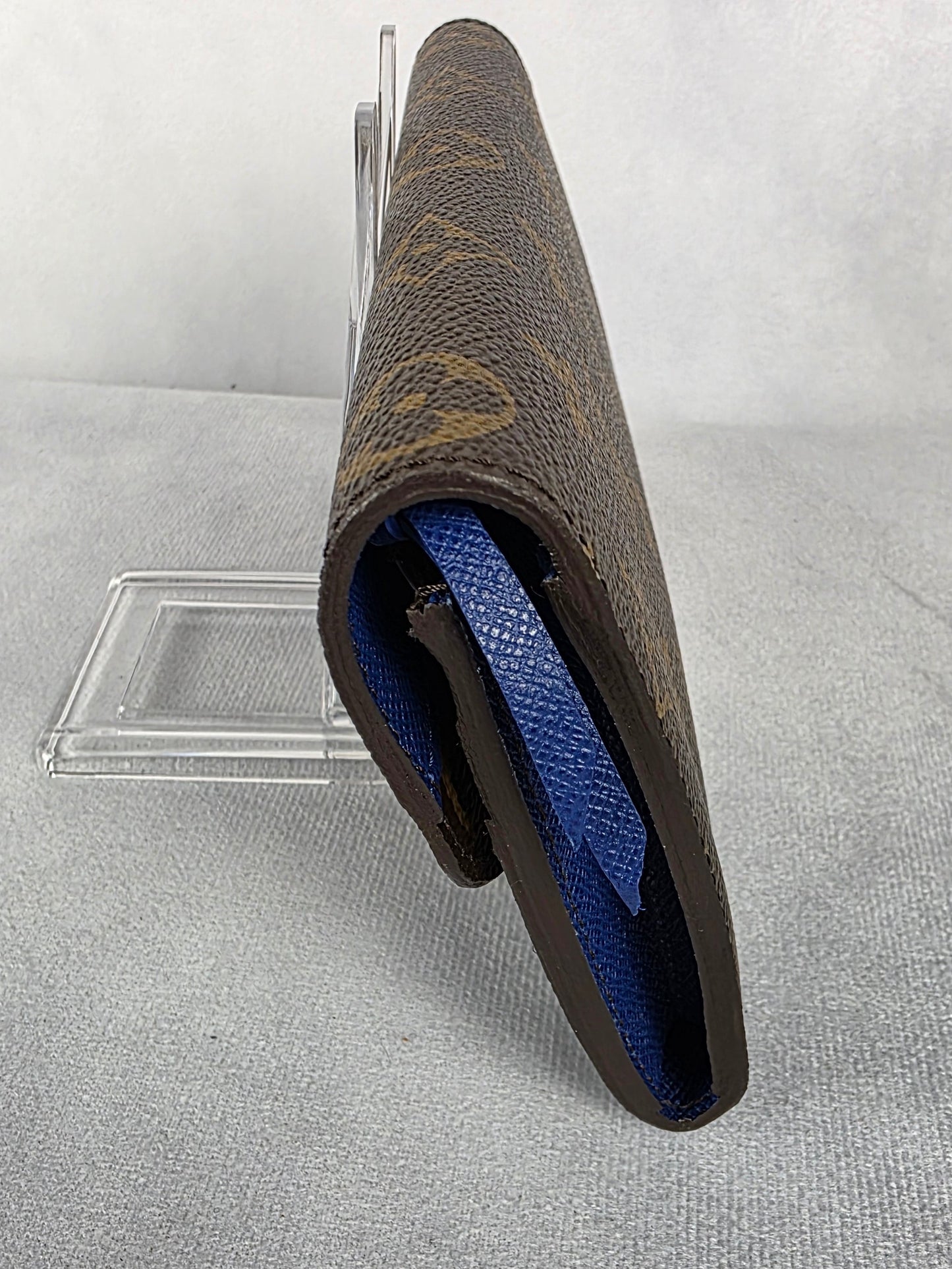 LOUIS VUITTON MONOGRAM EMILIE WALLET WITH BLUE INTERIOR