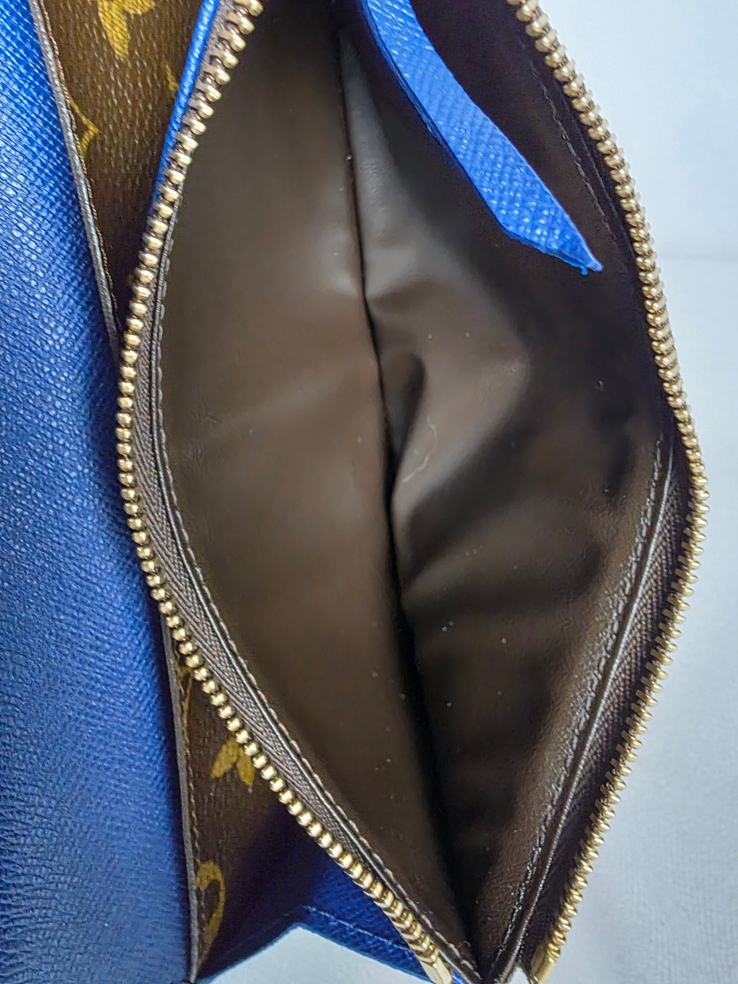 LOUIS VUITTON MONOGRAM EMILIE WALLET WITH BLUE INTERIOR