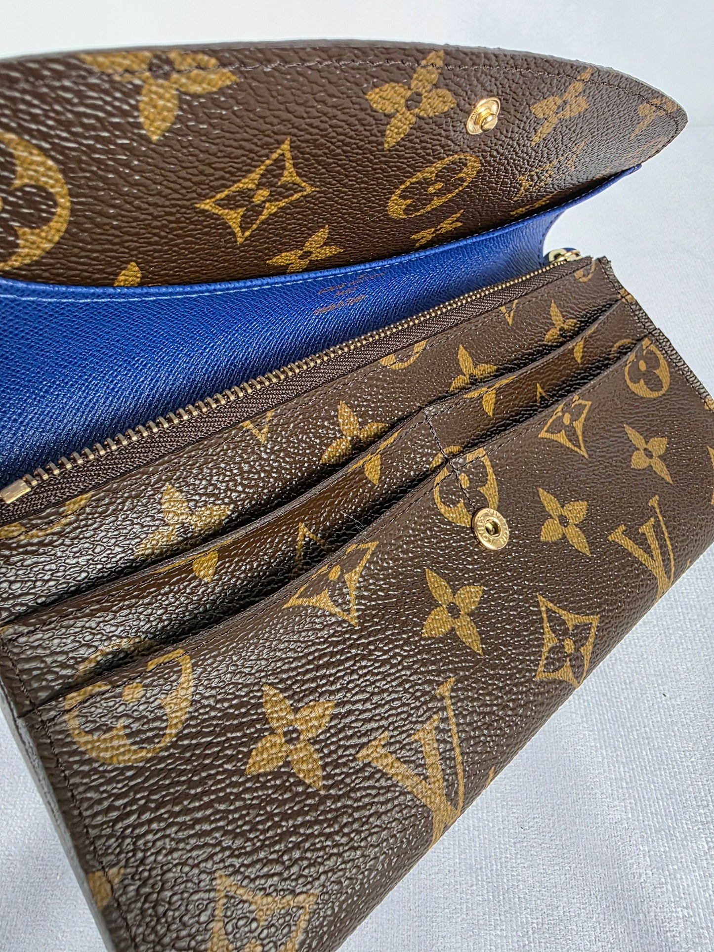 LOUIS VUITTON MONOGRAM EMILIE WALLET WITH BLUE INTERIOR