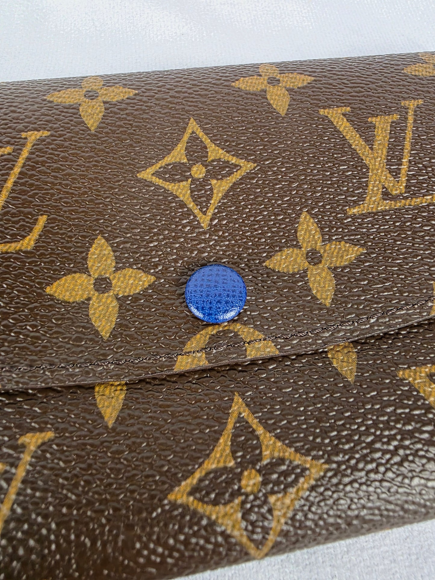 LOUIS VUITTON MONOGRAM EMILIE WALLET WITH BLUE INTERIOR