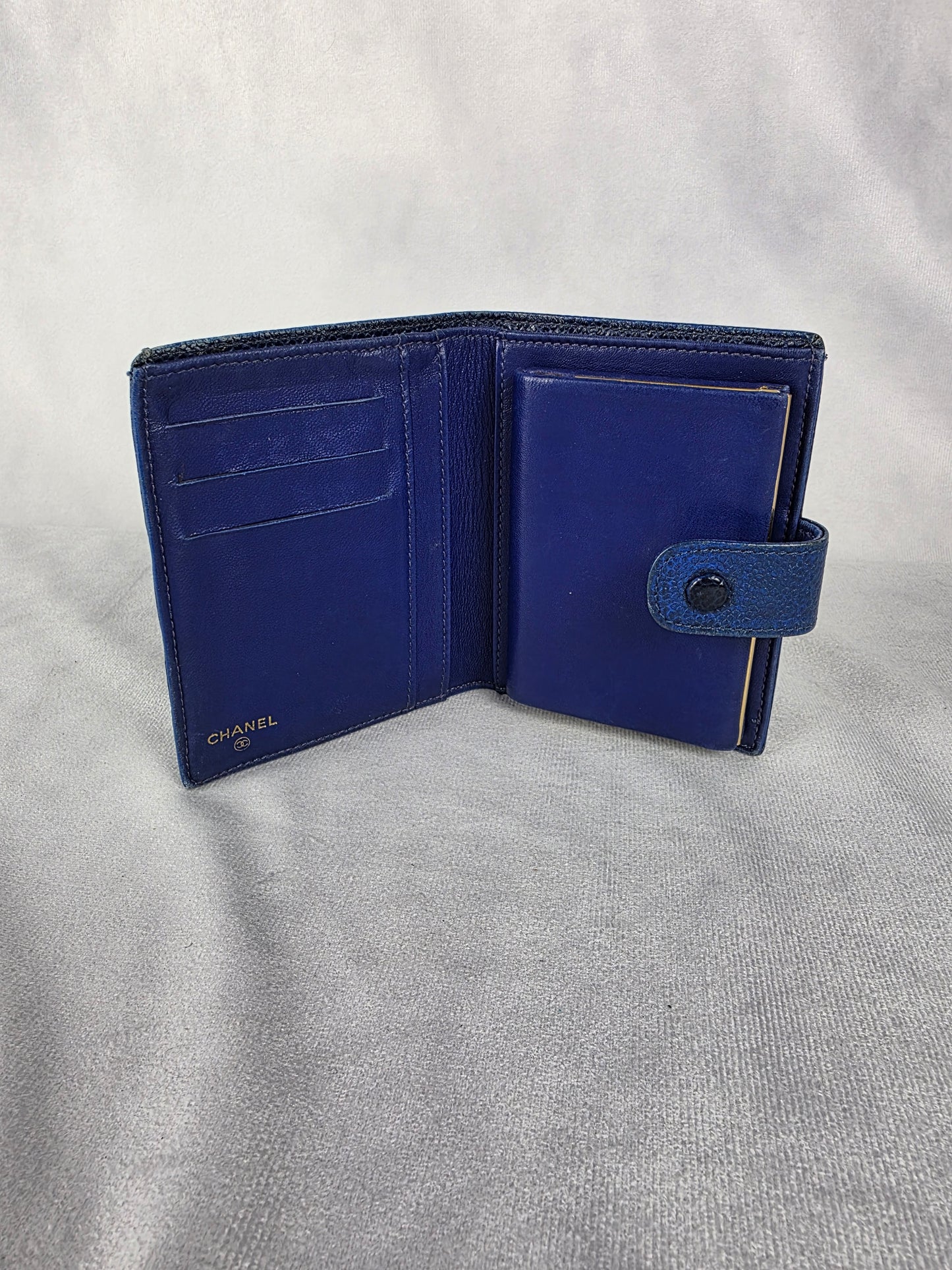 CHANEL VINTAGE CAVIAR LEATHER COMPACT BIFOLD BLUE WALLET