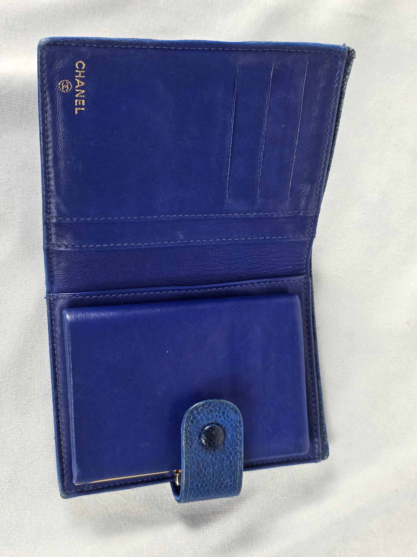 CHANEL VINTAGE CAVIAR LEATHER COMPACT BIFOLD BLUE WALLET