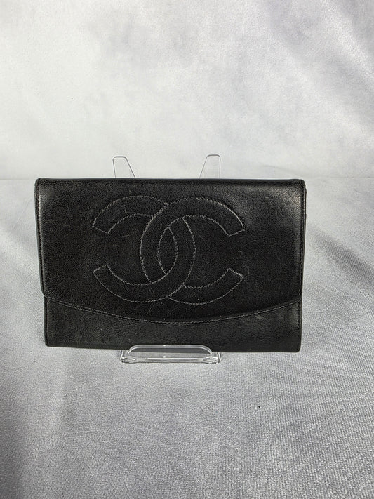CHANEL VINTAGE COCO MARK BLACK LEATHER FLAP WALLET