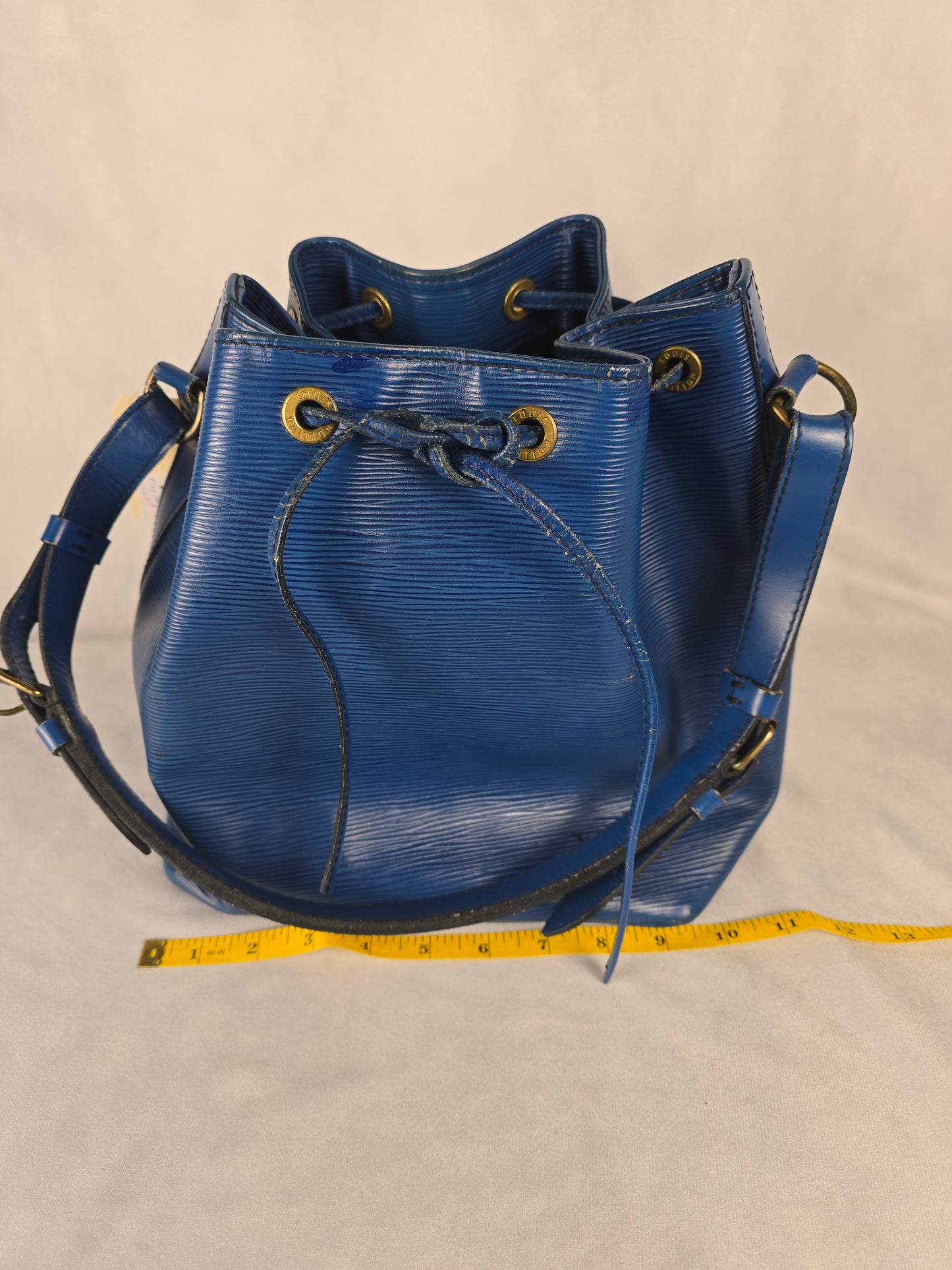 Louis Vuitton Epi Noe' Shoulder Drawstring Bag