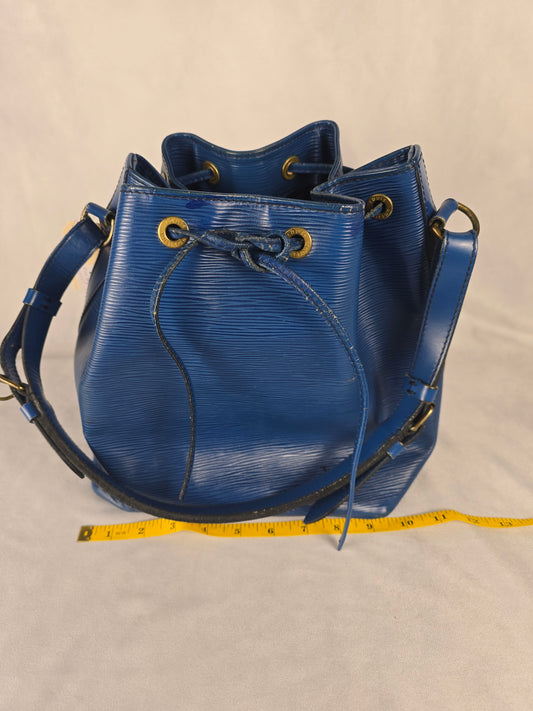 Louis Vuitton Epi Noe' Shoulder Drawstring Bag