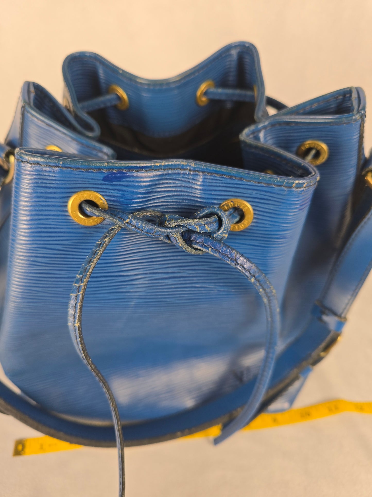 Louis Vuitton Epi Noe' Shoulder Drawstring Bag