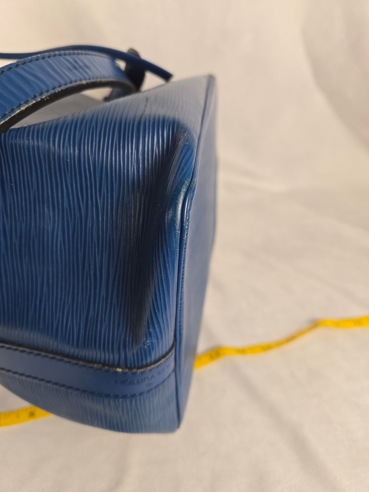 Louis Vuitton Epi Noe' Shoulder Drawstring Bag