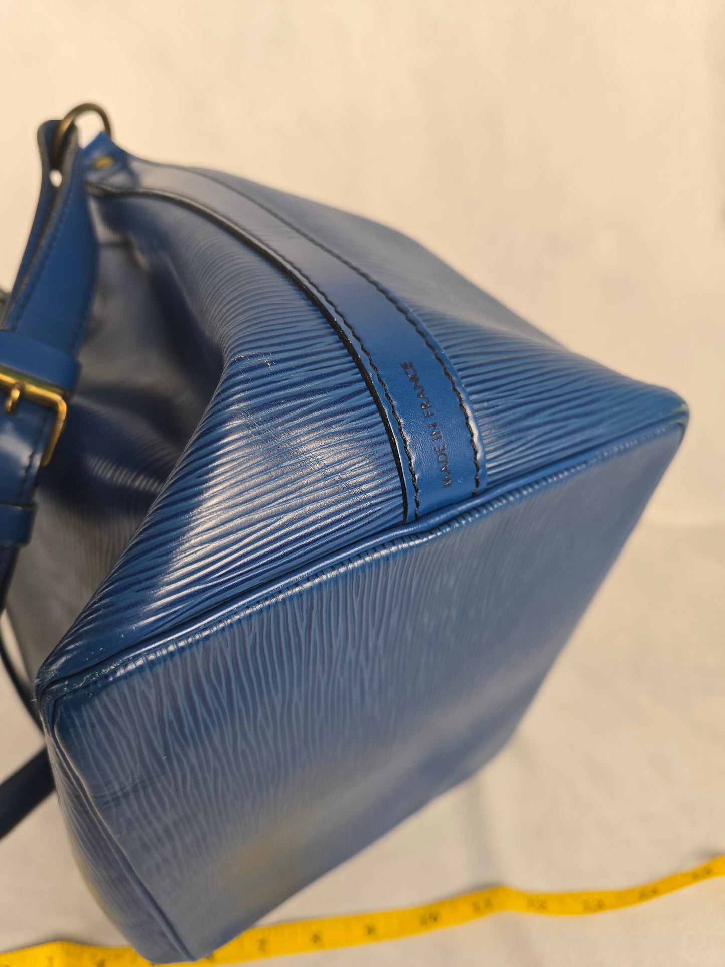 Louis Vuitton Epi Noe' Shoulder Drawstring Bag