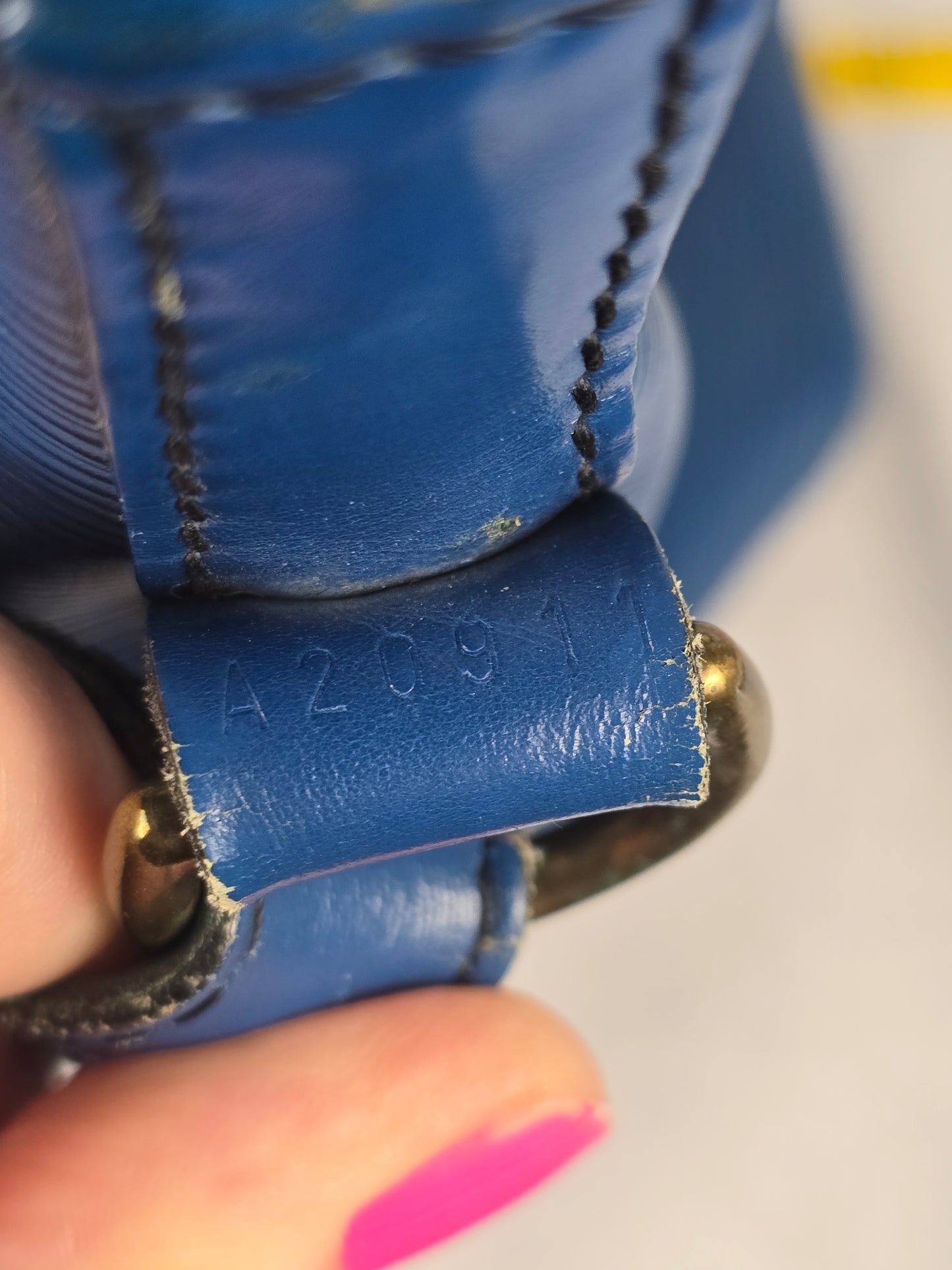 Louis Vuitton Epi Noe' Shoulder Drawstring Bag