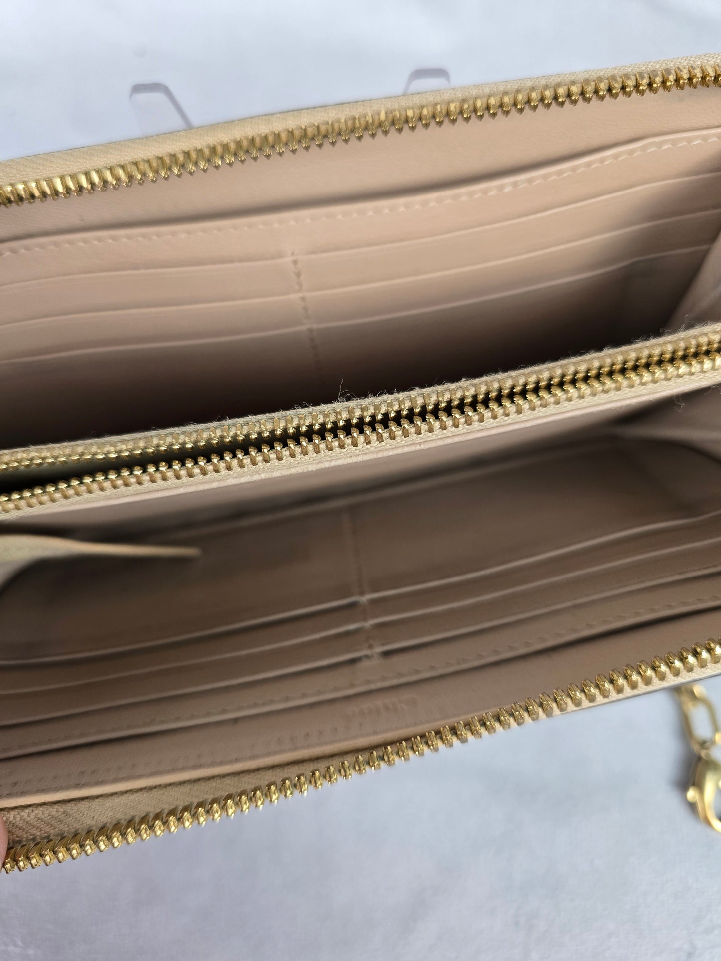 Chloe Two Tone Red/Cream Zippy Wallet