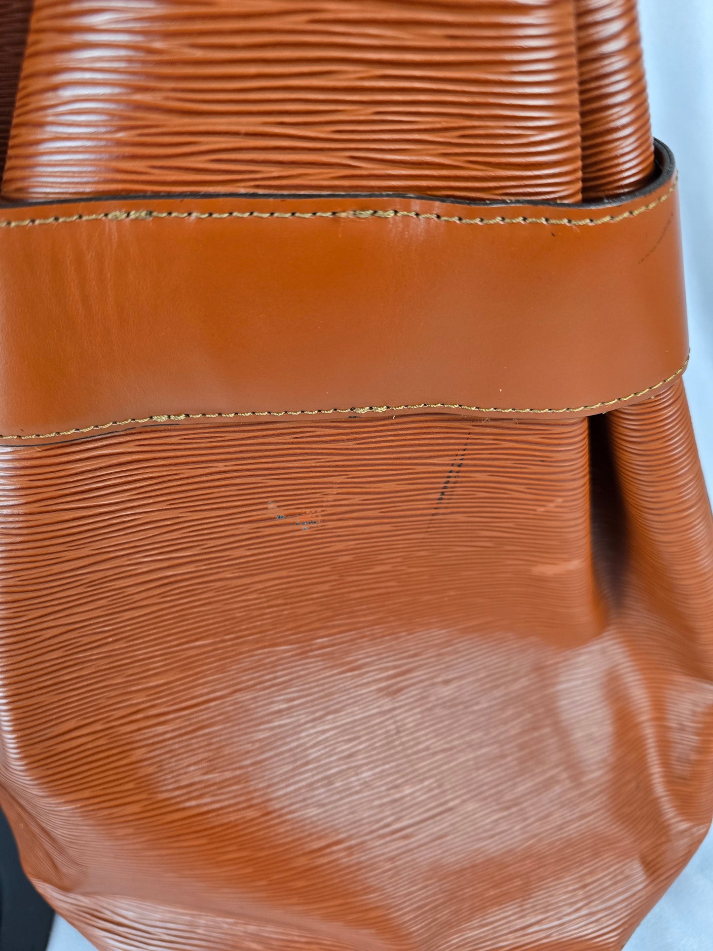 Louis Vuitton Epi Sac D'Epaule Kenyan Fawn