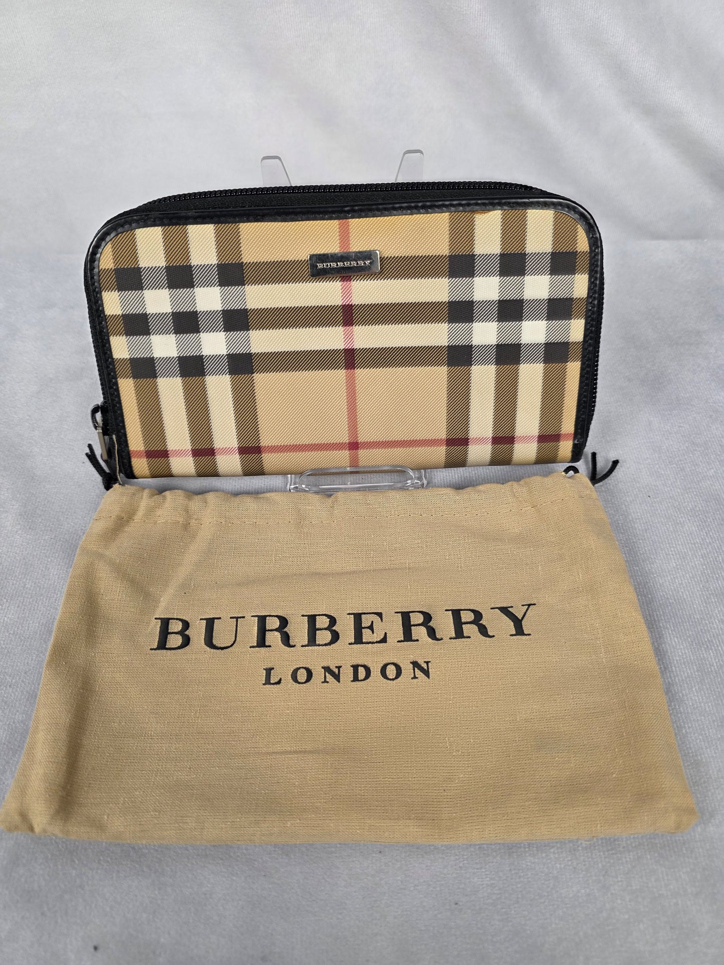 BURBERRY HOUSE CHECK LEATHER TRIM LONG ZIP WALLET